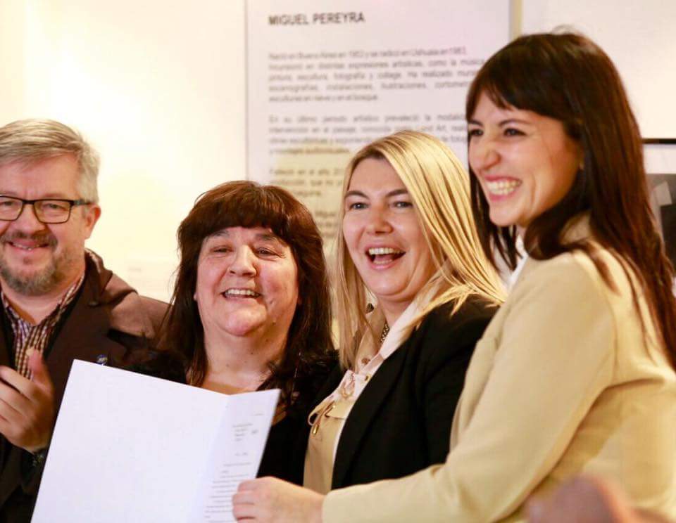La gobernadora Bertone entregó un reconocimiento a descendiente SelkNam