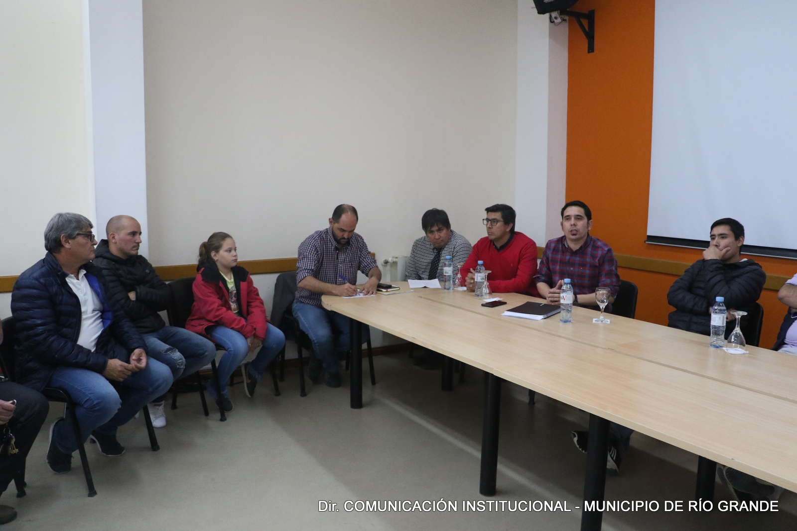 El municipio ampliará el beneficio impositivo del 50% al impuesto automotor para titulares de taxis, remises y taxiflet