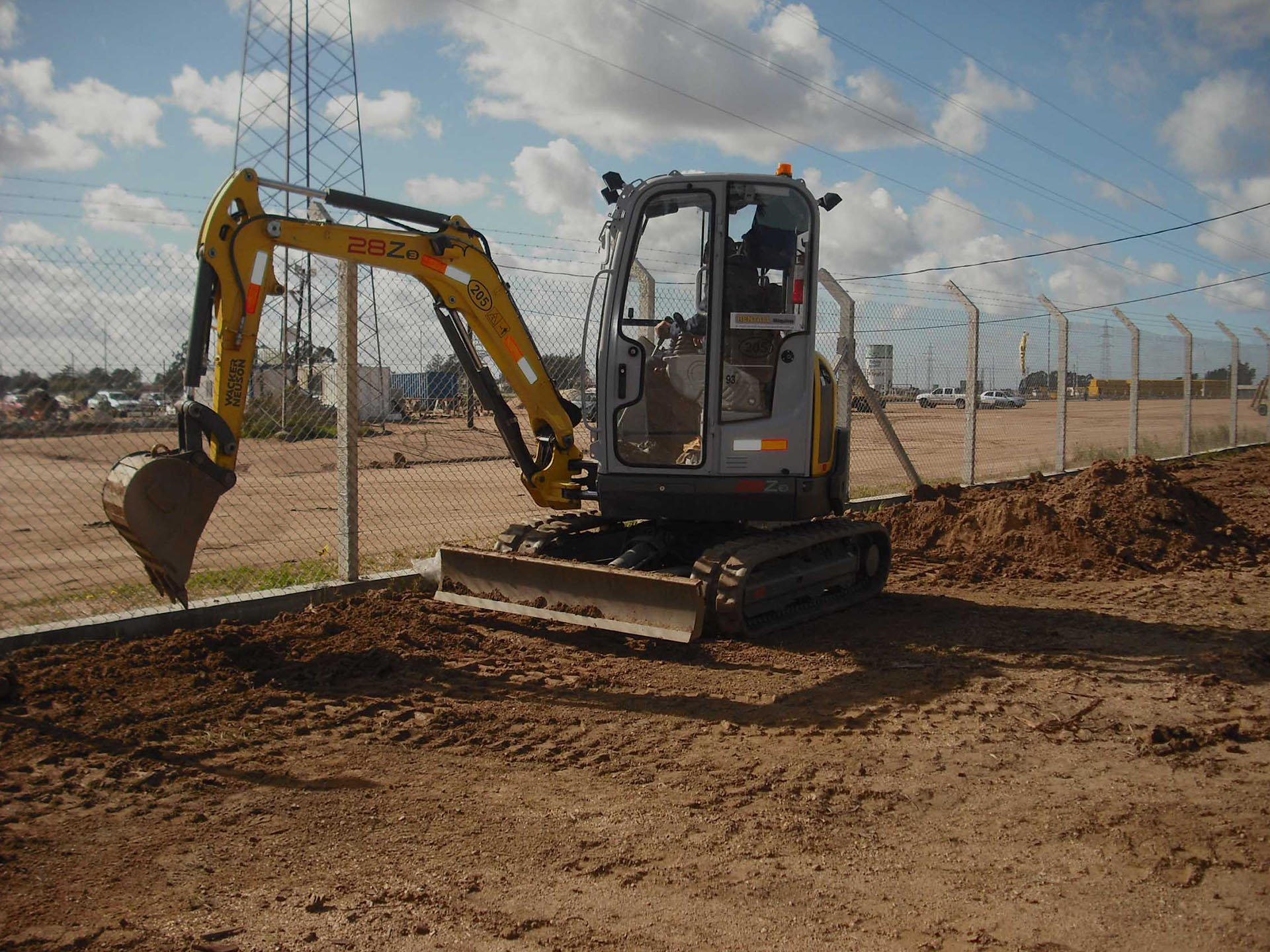 Transitar con precaución por máquinas trabajando en el despeje de sedimentos