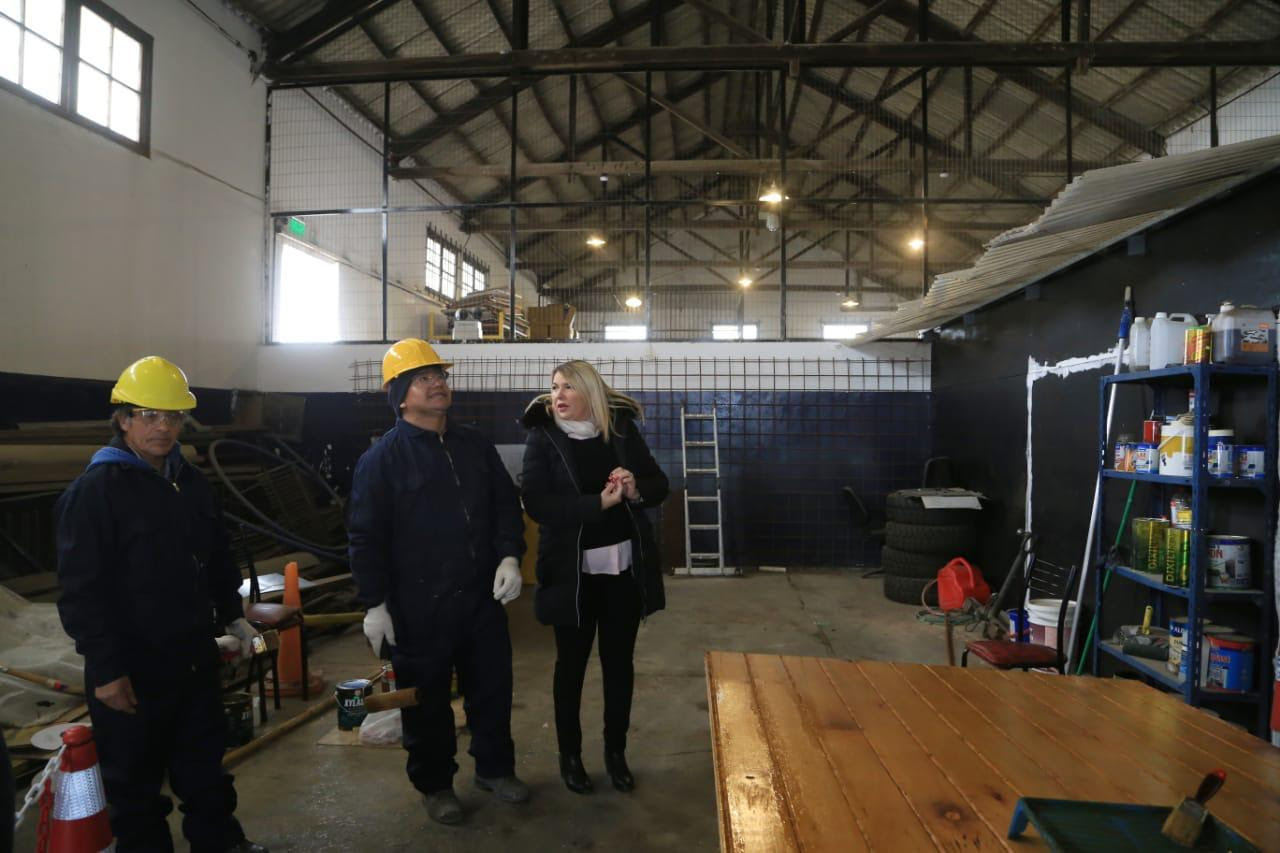 Bertone supervisó los avances de obra del «Galpón Puerto de Río Grande»