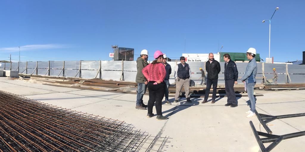 El intendente Melella recorrió la obra de la plaza de las Américas