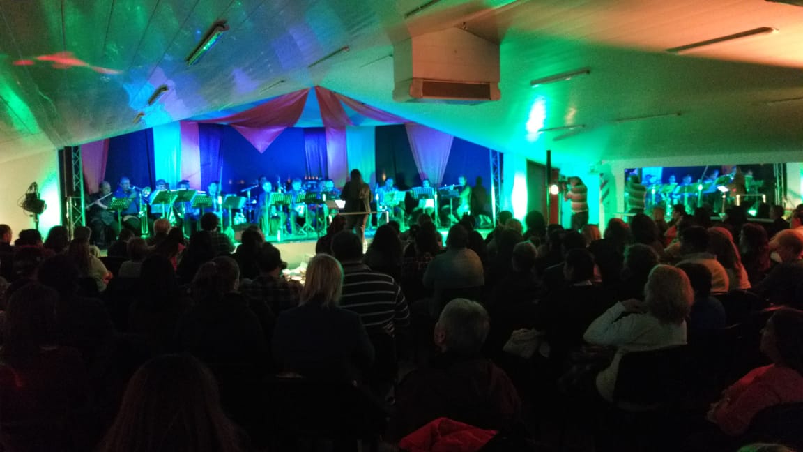 La banda municipal realizó un concierto solidario