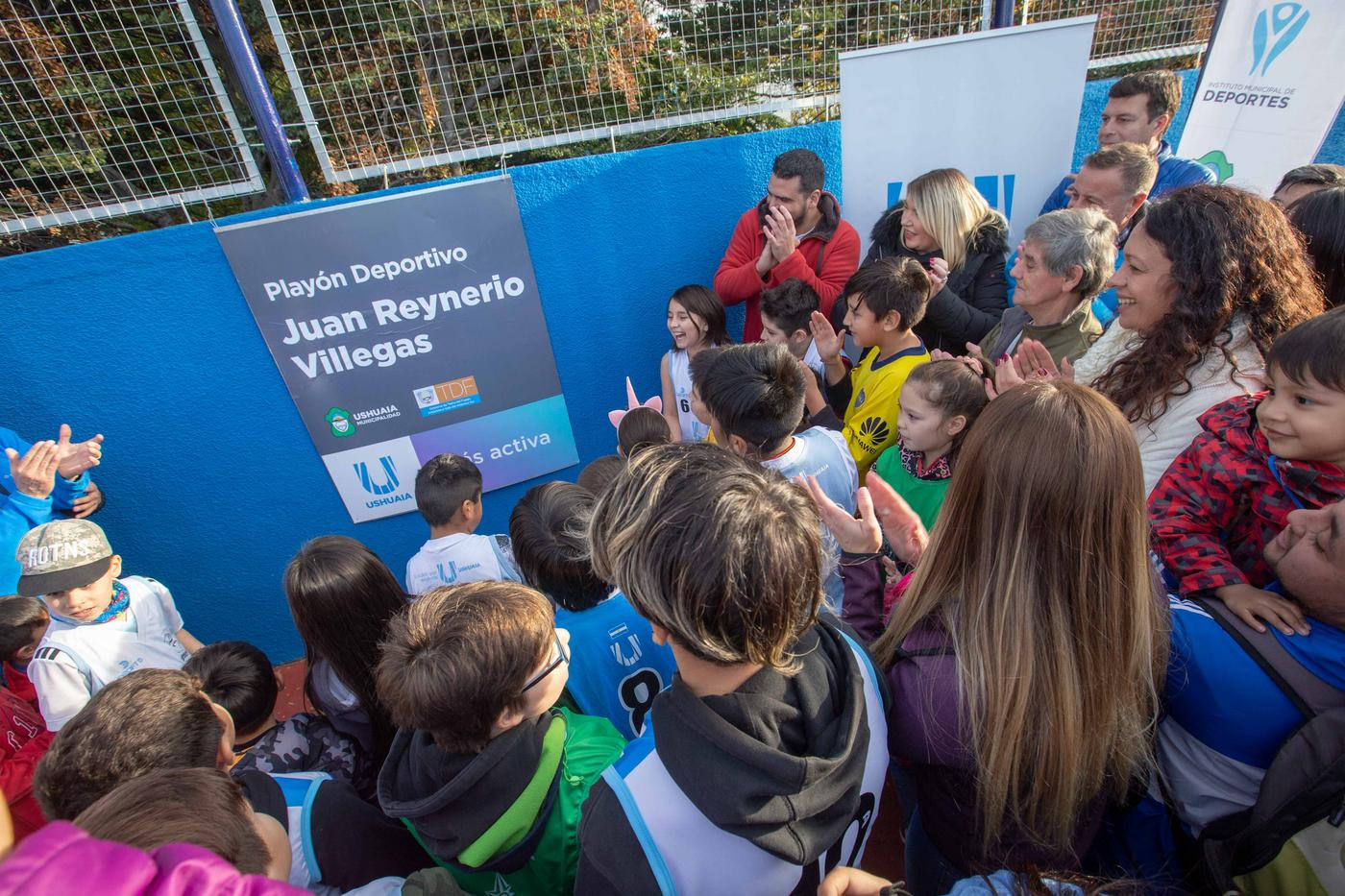 En Ushuaia: Bertone y Vuoto  inauguraron el renovado Playón Deportivo del barrio San Salvador