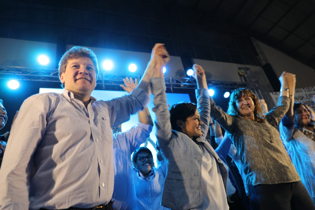 “Siempre hemos sido coherentes, no como otros que estaban en contra del modelo y después terminaron todos juntos”