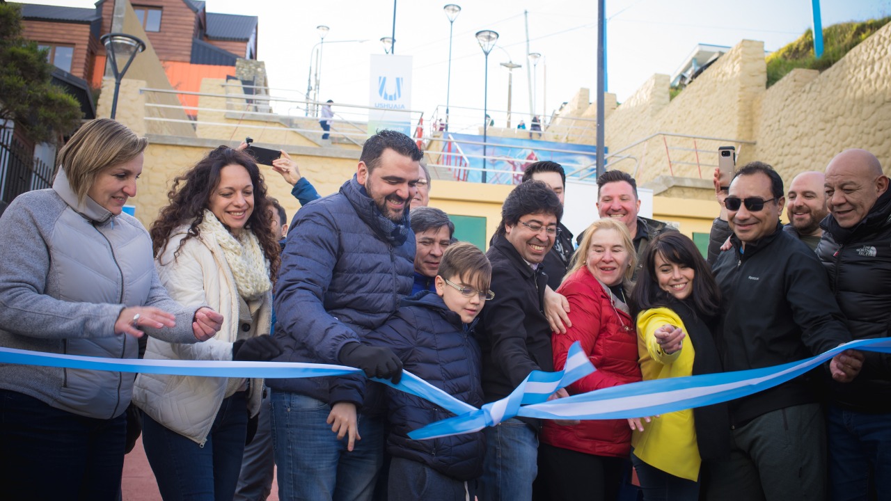 Vuoto inauguró la nueva escalera de la calle Rosas