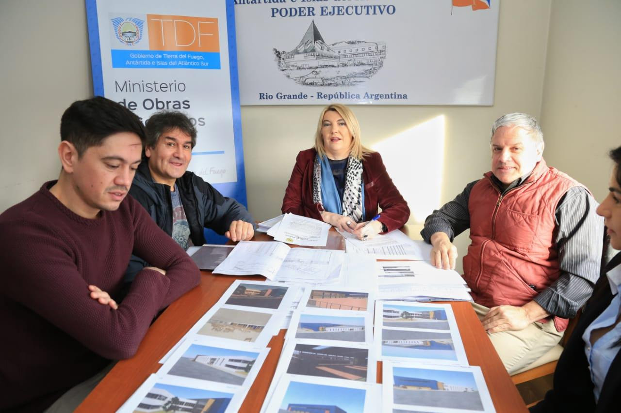 Gobierno va a construir dos gimnasios para clubes de Río Grande