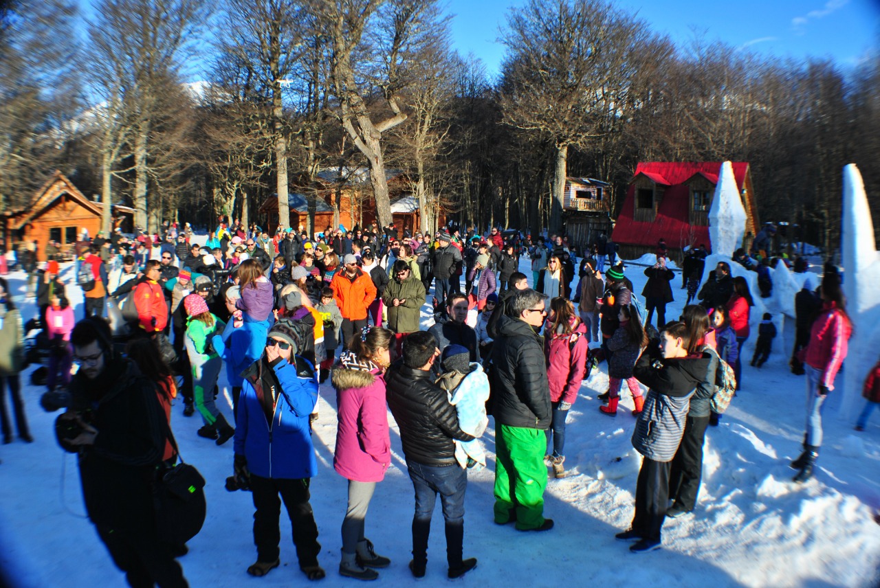 Concluyó el Festival de Esculturas en Nieve y permanecerán una semana más