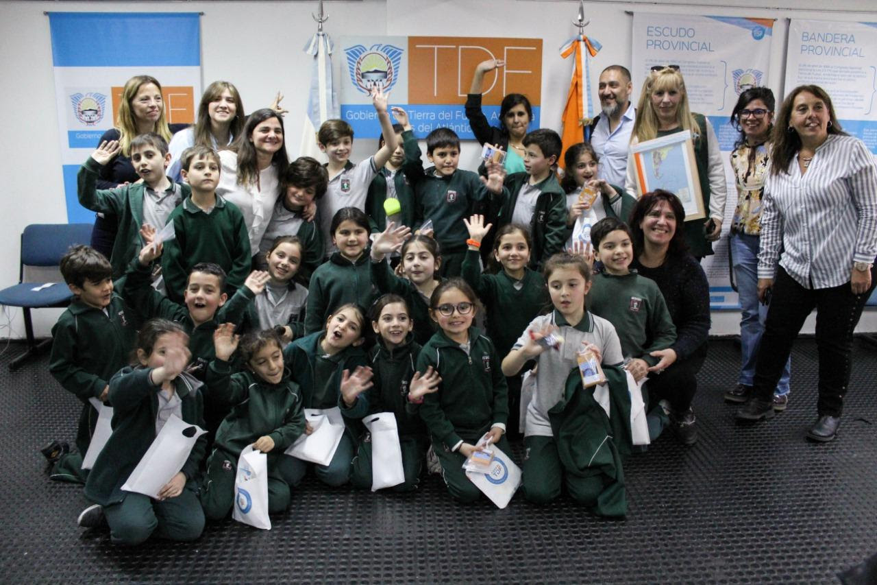 La Casa de Tierra del Fuego Recibió la visita de estudiantes interesados en conocer la provincia