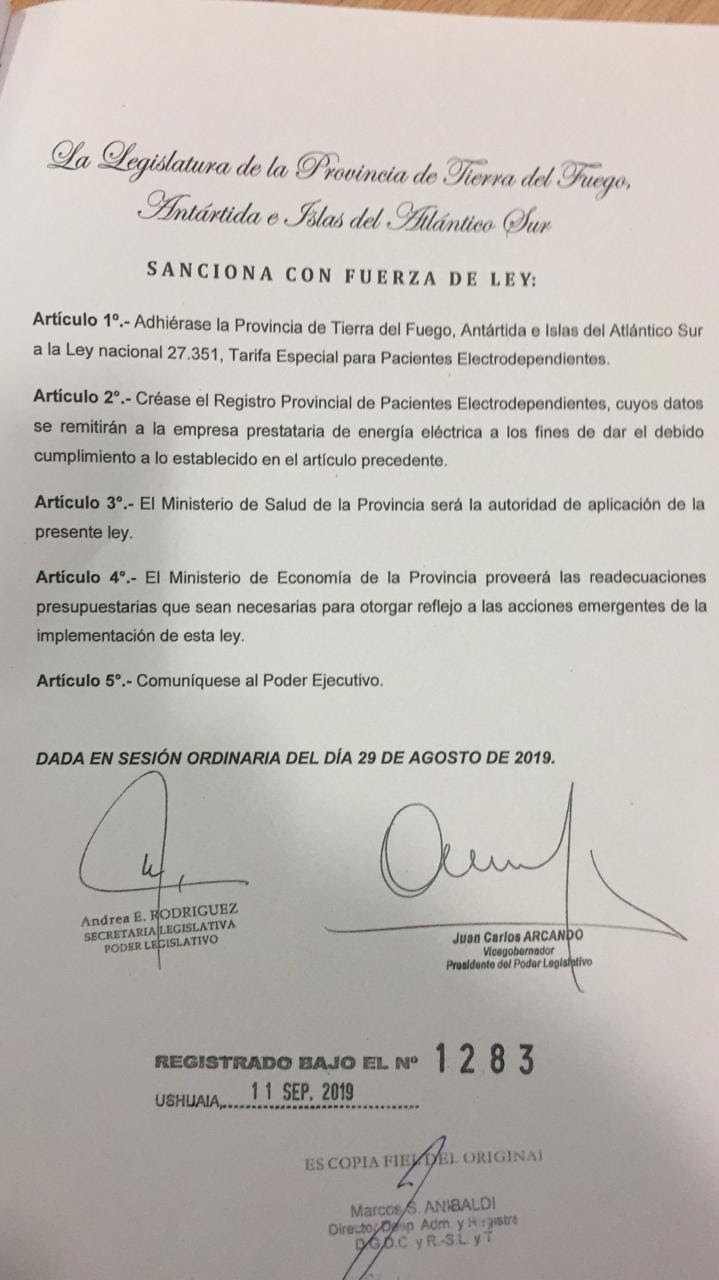 Bertone promulgó la ley de electrodependientes
