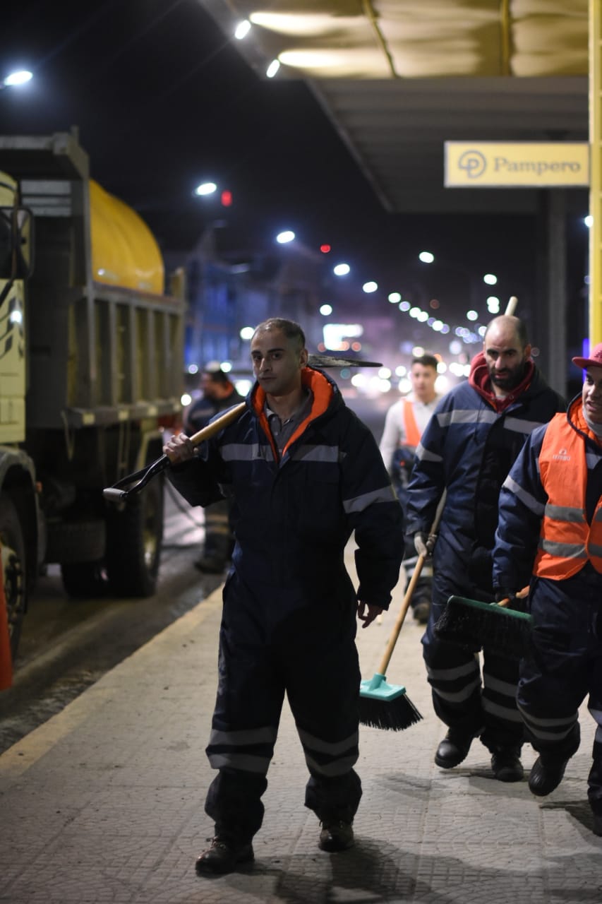 Comenzó el trabajo de limpieza en Avenida Maipú y arterias principales