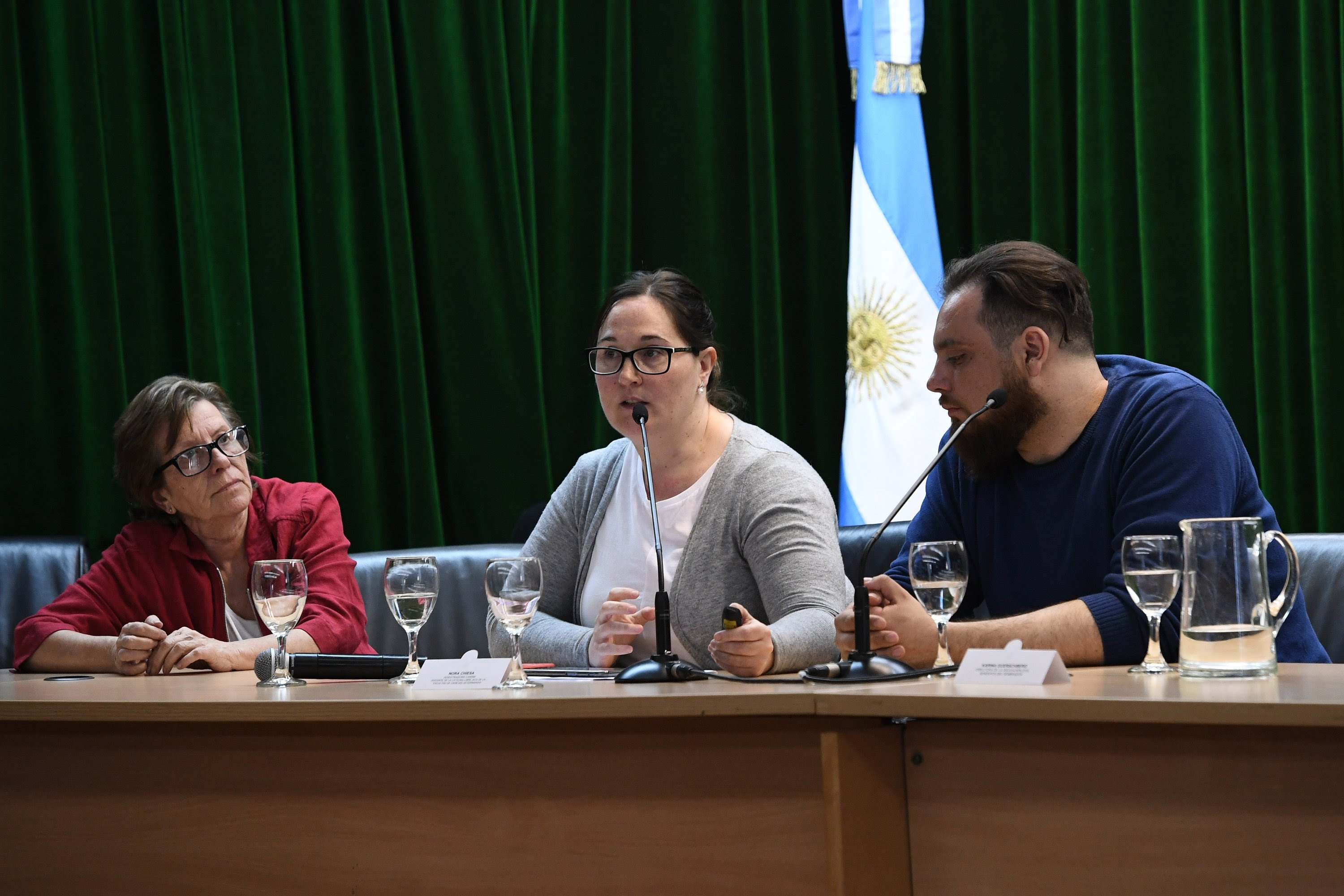 La experiencia de Terapia Asistida con Perros se presentó en el Senado de la Nación