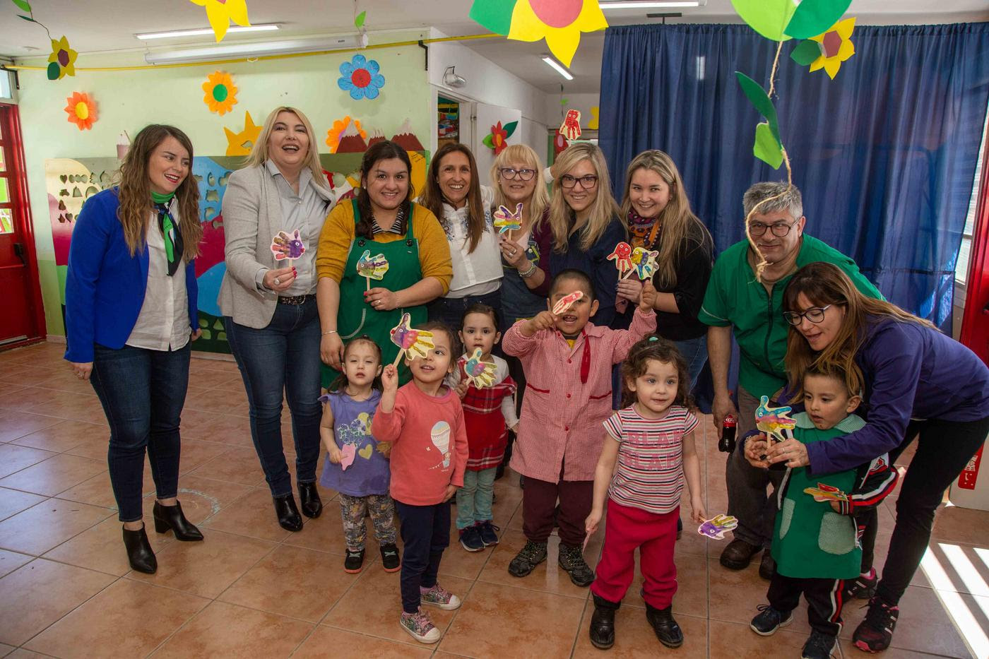 Bertone visitó el Centro Infantil “Los Enanitos”