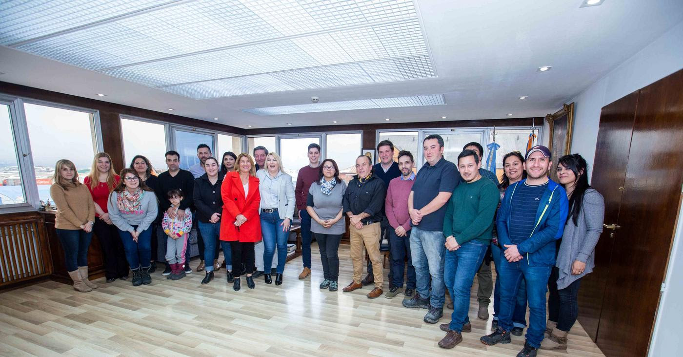 La Gobernadora recibió a familias del barrio Fueguinos Autoconvocados