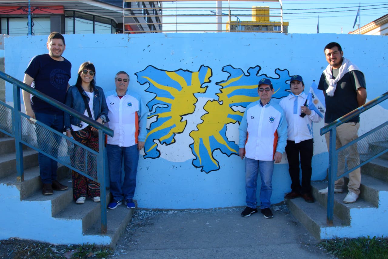 Restauraron un mural de Malvinas en Ushuaia