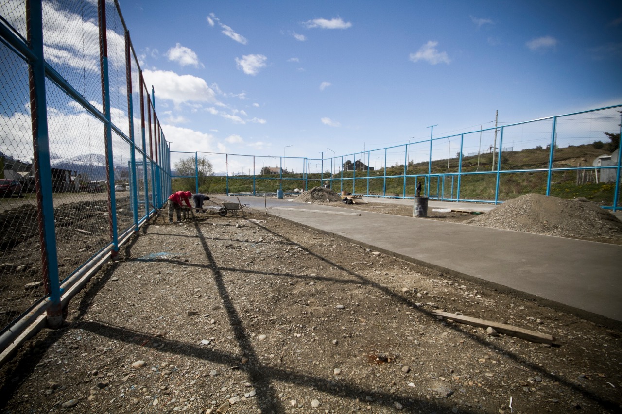 Continúan los trabajos en el playón deportivo Kareken de Ushuaia