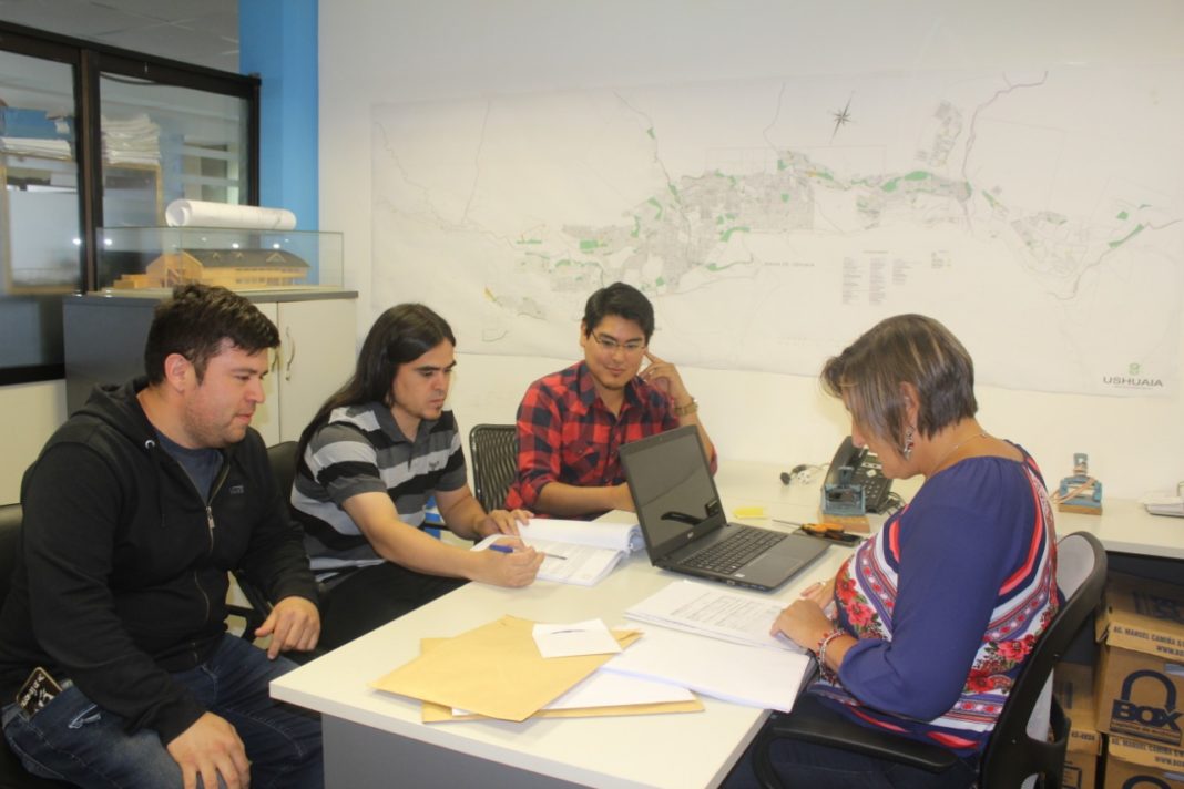 Apertura de sobres de licitación para la refacción del edificio de la Asociación Civil Actuar