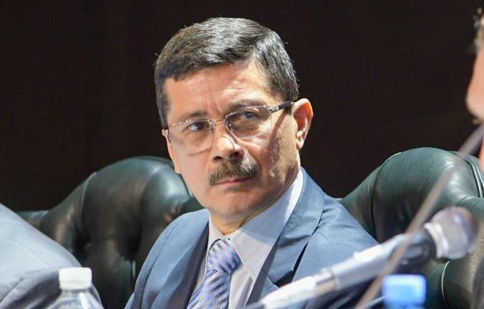 “Calisaya defiende privilegios familiares”, afirmó Hugo Martinez