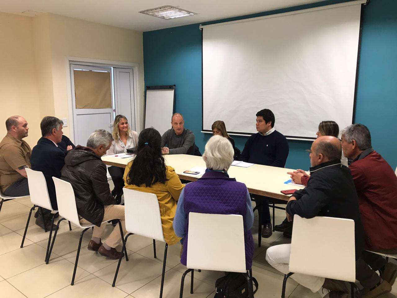 El nuevo presidente del InFueTur, se reunió con representantes de asociaciones civiles y el intendente de Tolhuin