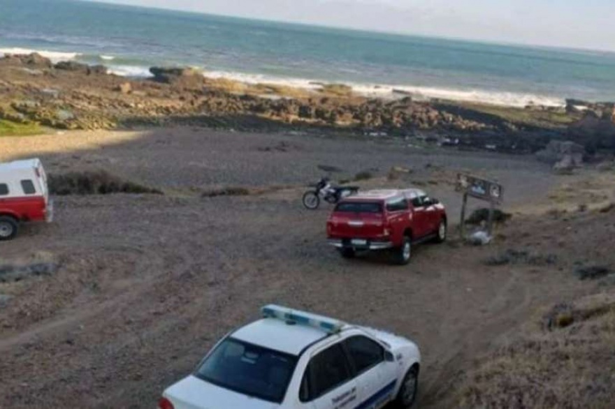 Puerto Deseado: Dos hombres violaron a una mujer y arrojaron a su hijo de 4 años por un acantilado