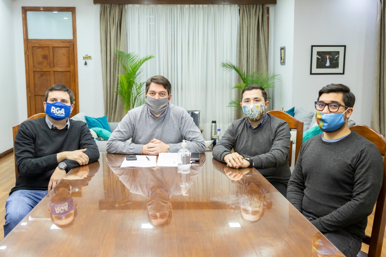 El Municipio y la UNTDF firmaron un convenio para implementar la “Vidriera Electrónica”