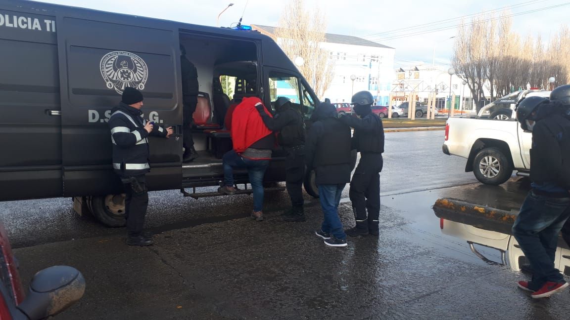 Operativo antidrogas: Se secuestraron más de 20 kilos de marihuana, un arma de fuego y dinero