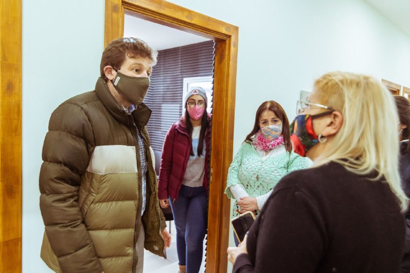 El Gobernador recorrió las instalaciones del nuevo edificio  de «Reencontrándonos»