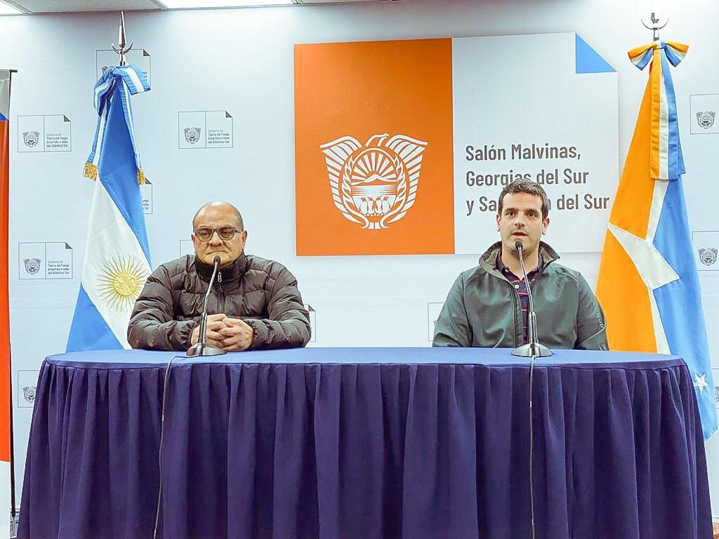 El COE confirmó que son 57 los infectados del buque pesquero