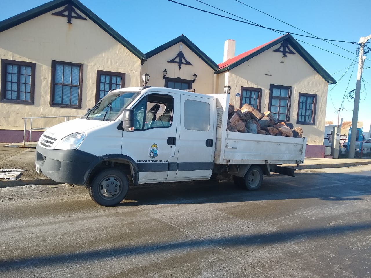 El Municipio atiende la demanda extraordinaria de leña ampliando las asistencias