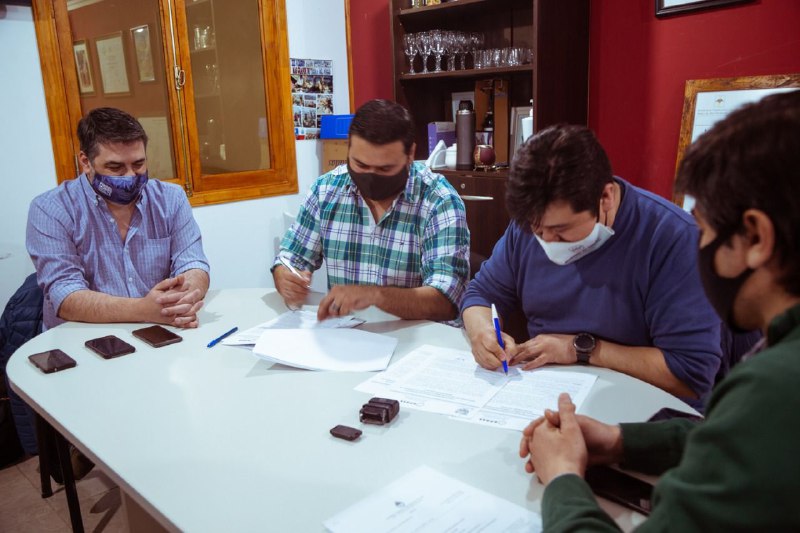 La DPOSS firmó convenios con el Municipio de Tolhuin para trabajar en forma conjunta