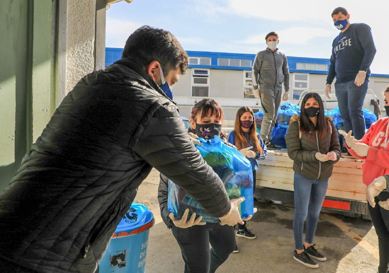 Jóvenes llevaron adelante una gran  jornada solidaria