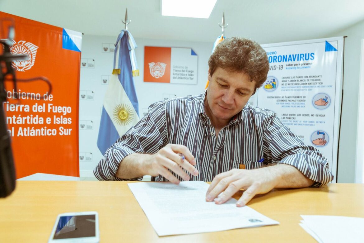 Gobierno firmó un convenio con Correo Argentino para incluir a las PyMES fueguinas en la plataforma correo compras
