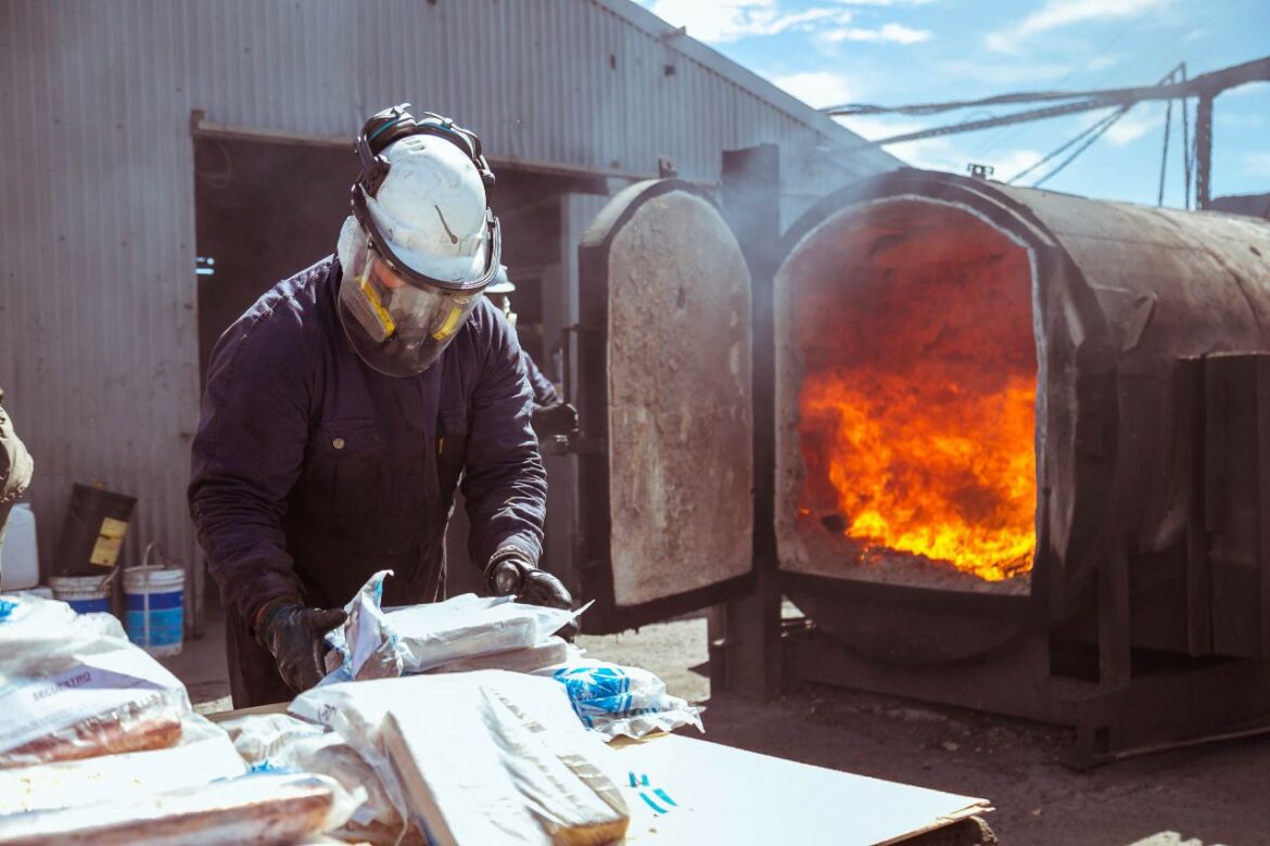 Incineraron estupefacientes incautados en diversos procedimientos