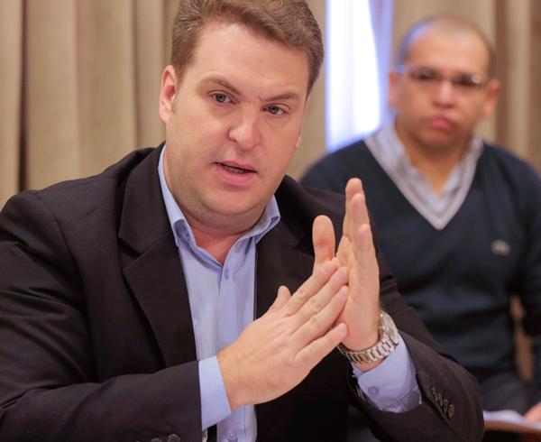 Von der Thusen reiteró al gobernador Melella que finalice la obra