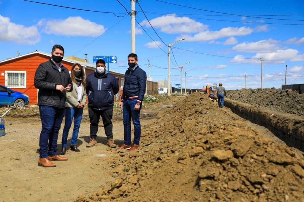 EL INTENDENTE RECORRIÓ OBRAS EN LA MARGEN SUR