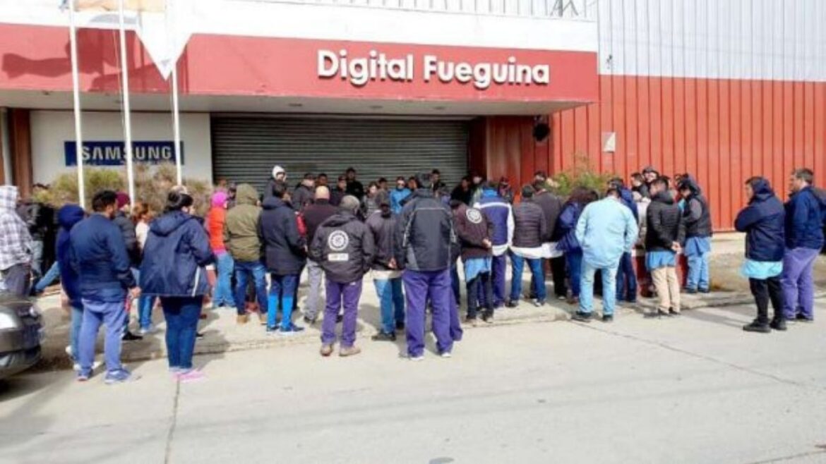 Digital no paga y se suman dos sueldos, el aguinaldo y un bono de 15 mil pesos
