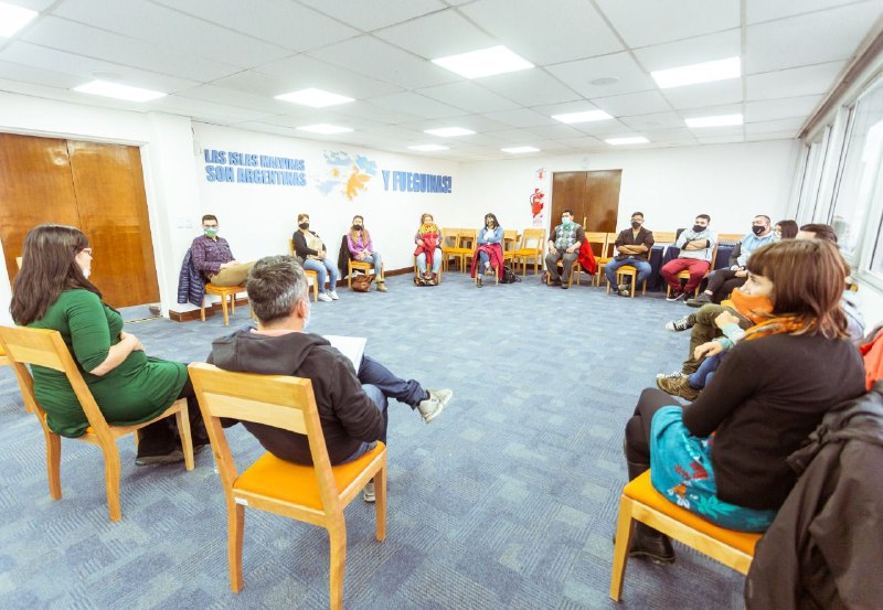 Capacitación destinada a operadoras y cuidadores de las residencias de cuidados no parentales