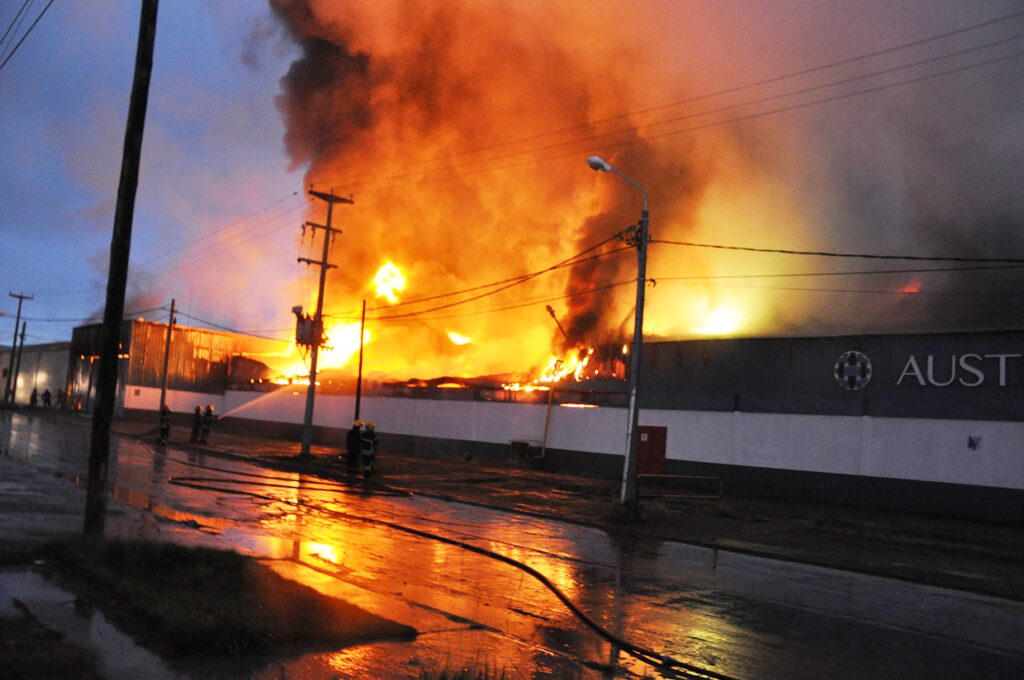 Australtex comienza a reincorporar a los trabajadores de tejeduría luego del incendio
