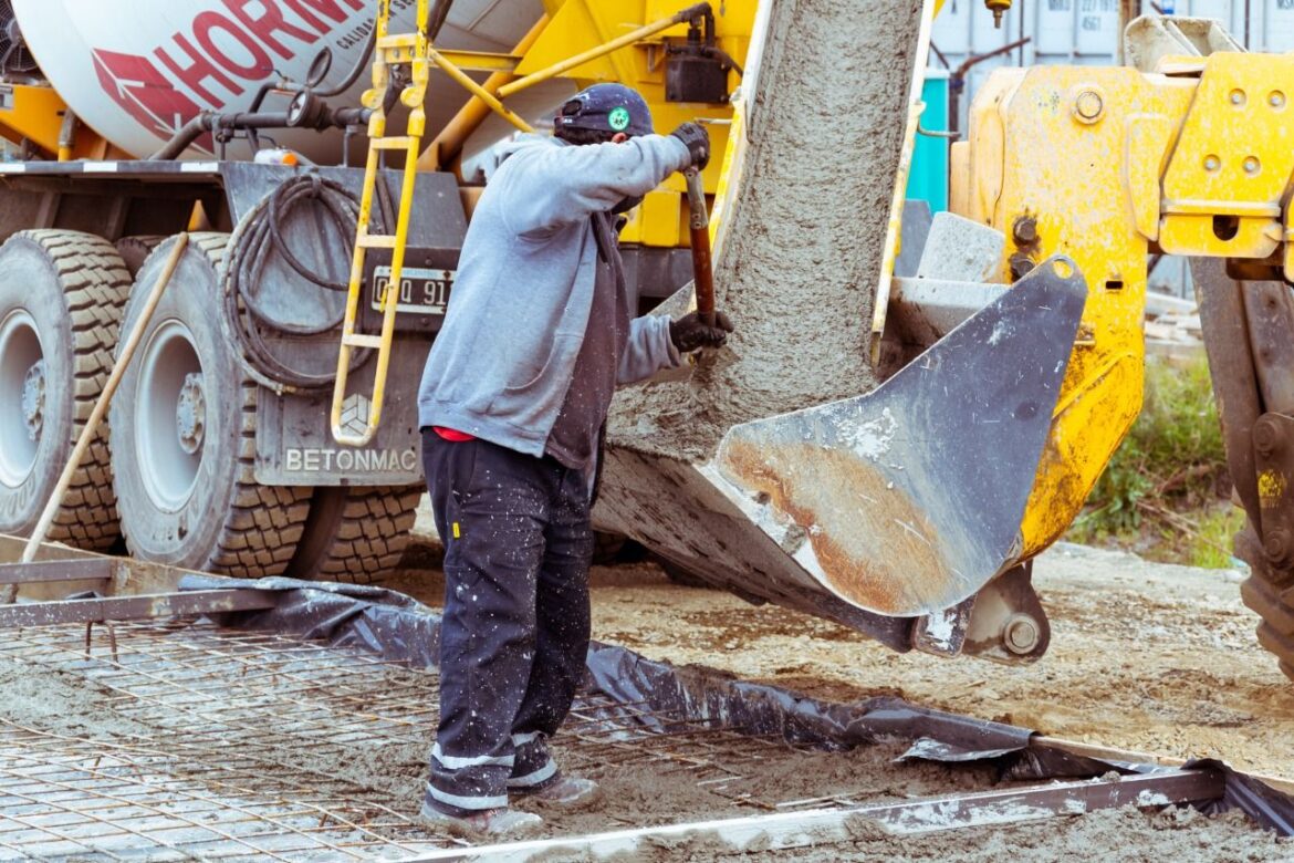 Gibierno asistirá a trabjadores de la construcción