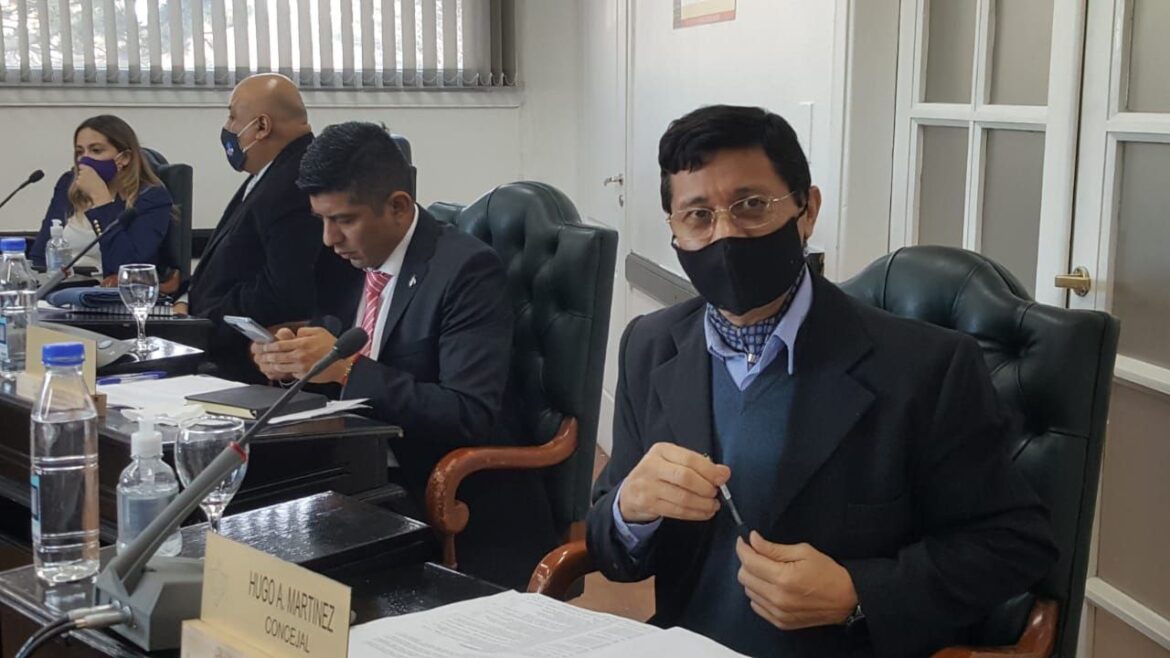 Hugo Martínez: “Vamos a seguir buscando apoyos para gestionar un puerto”