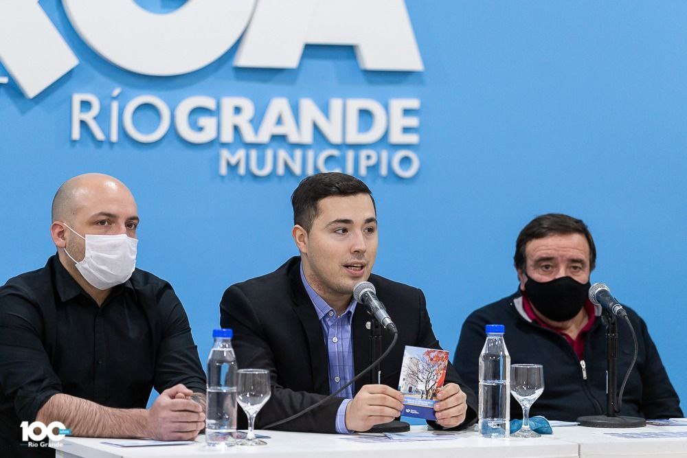 El Municipio presentó la «Emisión postal del Centenario»
