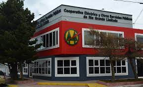 Para garantizar el normal suministro energético Cooperativa Eléctrica realiza reemplazo de importante ramal