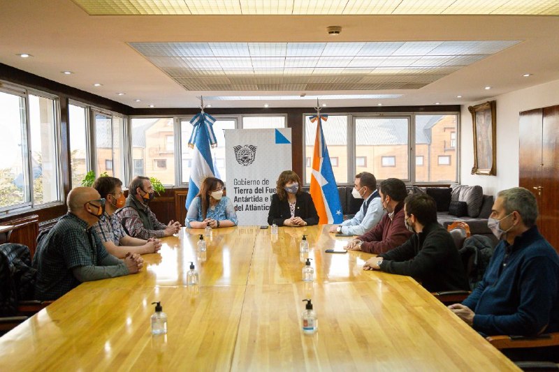Inicio de estudios técnicos para la obra de cruce por aguas Argentinas