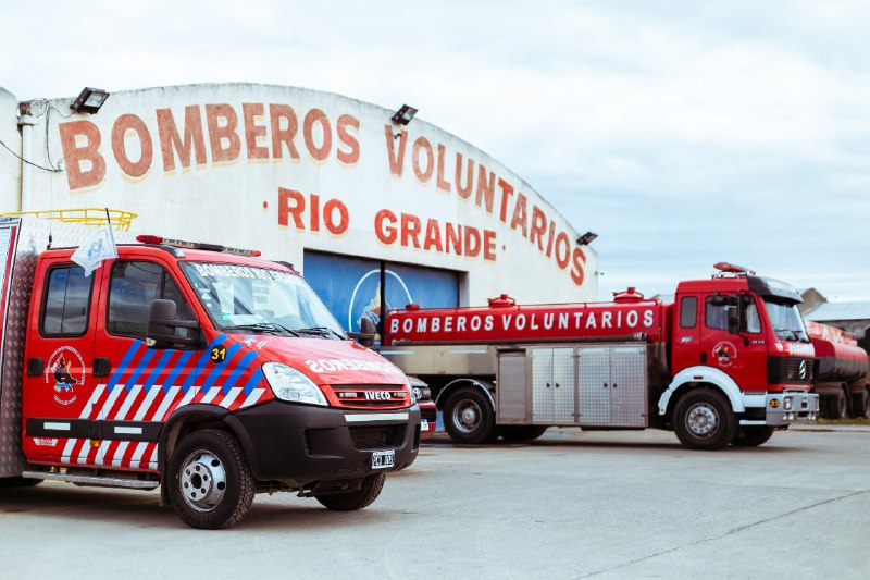 Chapperón visitó en cuartel central de Bomberos voluntario de Río Grande