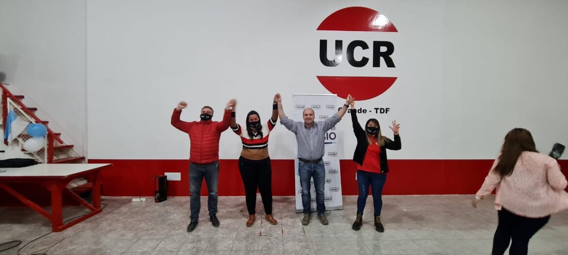 Gliubich y Pani cerraron la campaña con el apoyo de las autoridades de la UCR y afiliados