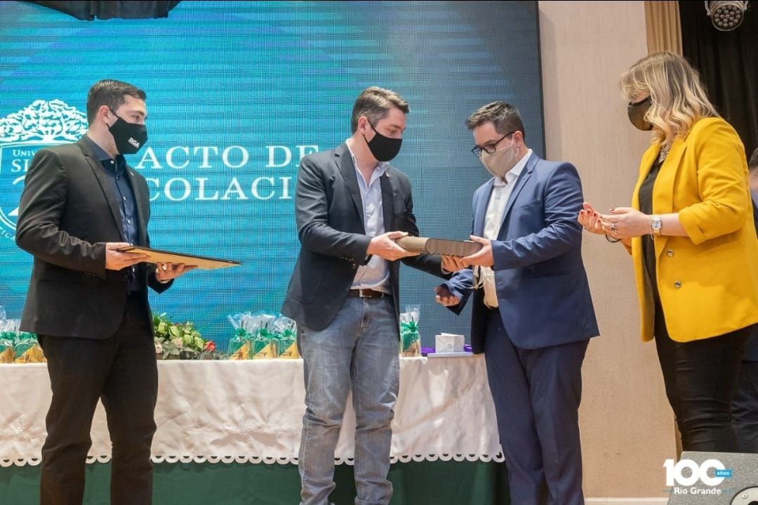 El Intendente acompañó el acto de egreso de nuevos profesionales