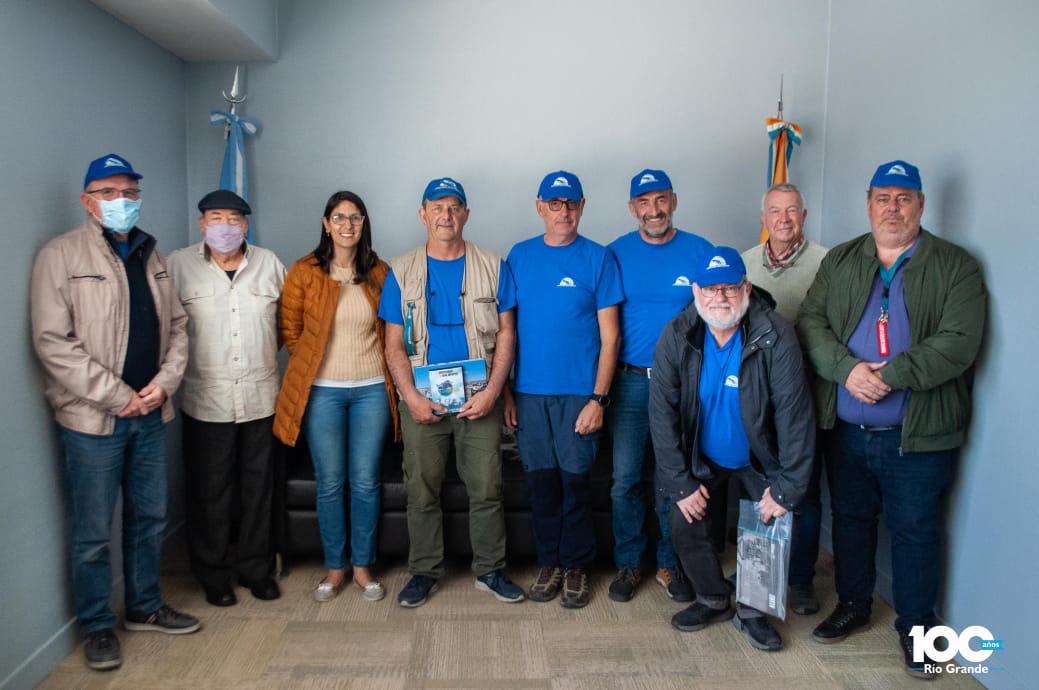 Pilotos que realizan el Raid de la Aeroposta desde Francia visitaron la ciudad