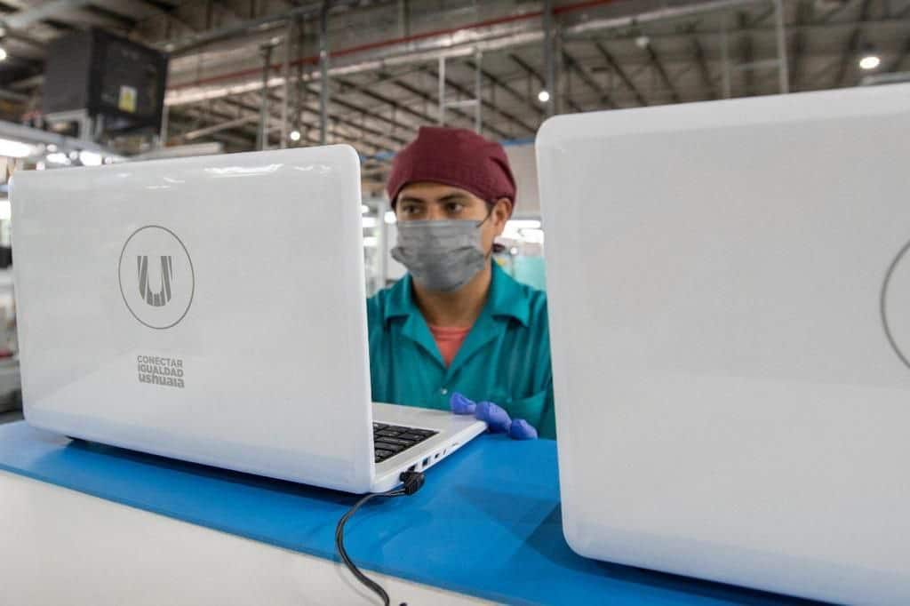 Conectar Igualdad Ushuaia entregó más de 130 computadoras a estudiantes de nivel secundario