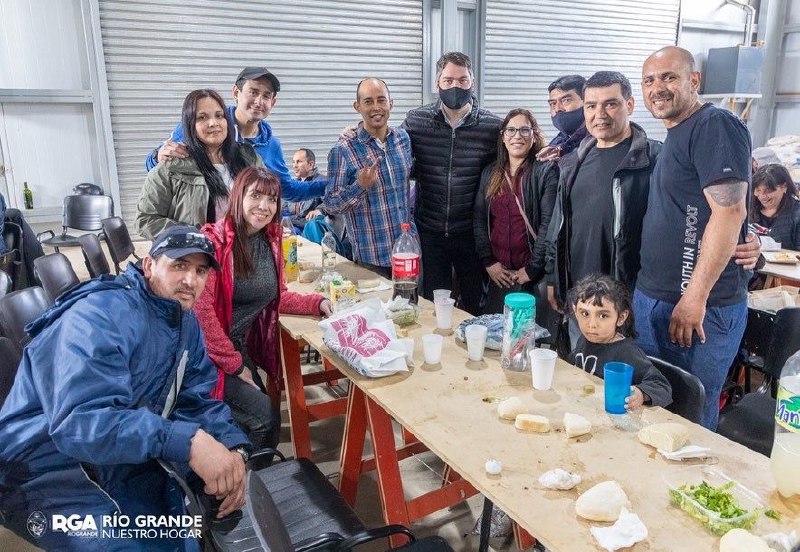 El Intendente compartió un almuerzo con trabajadoras y trabajadores de obras sanitarias