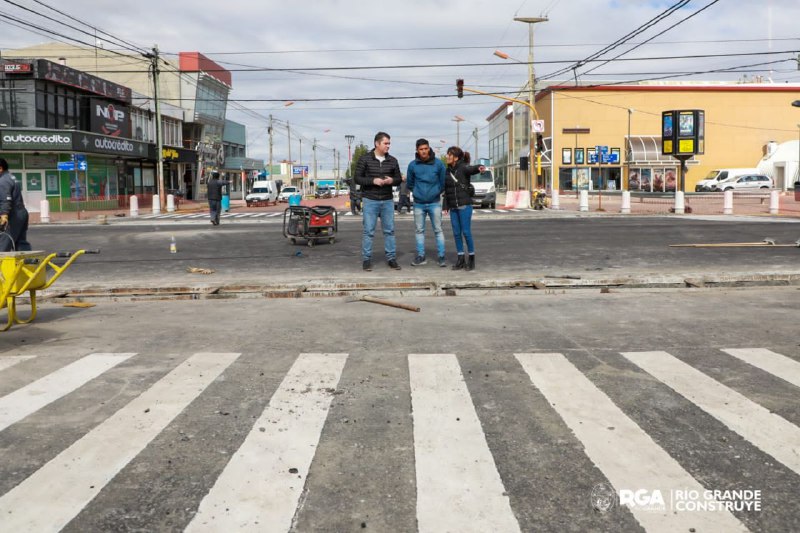 El Intendente recorrió la obra de asfaltado en Perito y 9 de Julio