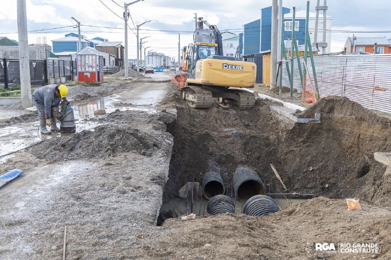 Se ejecutan obras para evitar la inundación de calles en el barrio Malvinas Argentinas